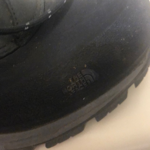 Women’s north face primaloft waterproof boots - Picture 9 of 10